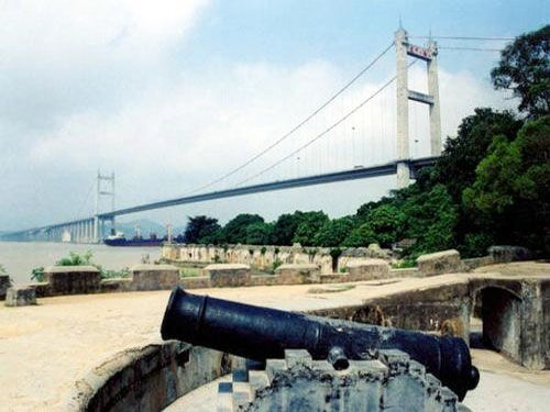 橫跨珠江口的“虎門大橋”